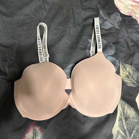 Nude 34DDD Victoria’s Secret t-shirt bra - Picture 1 of 3